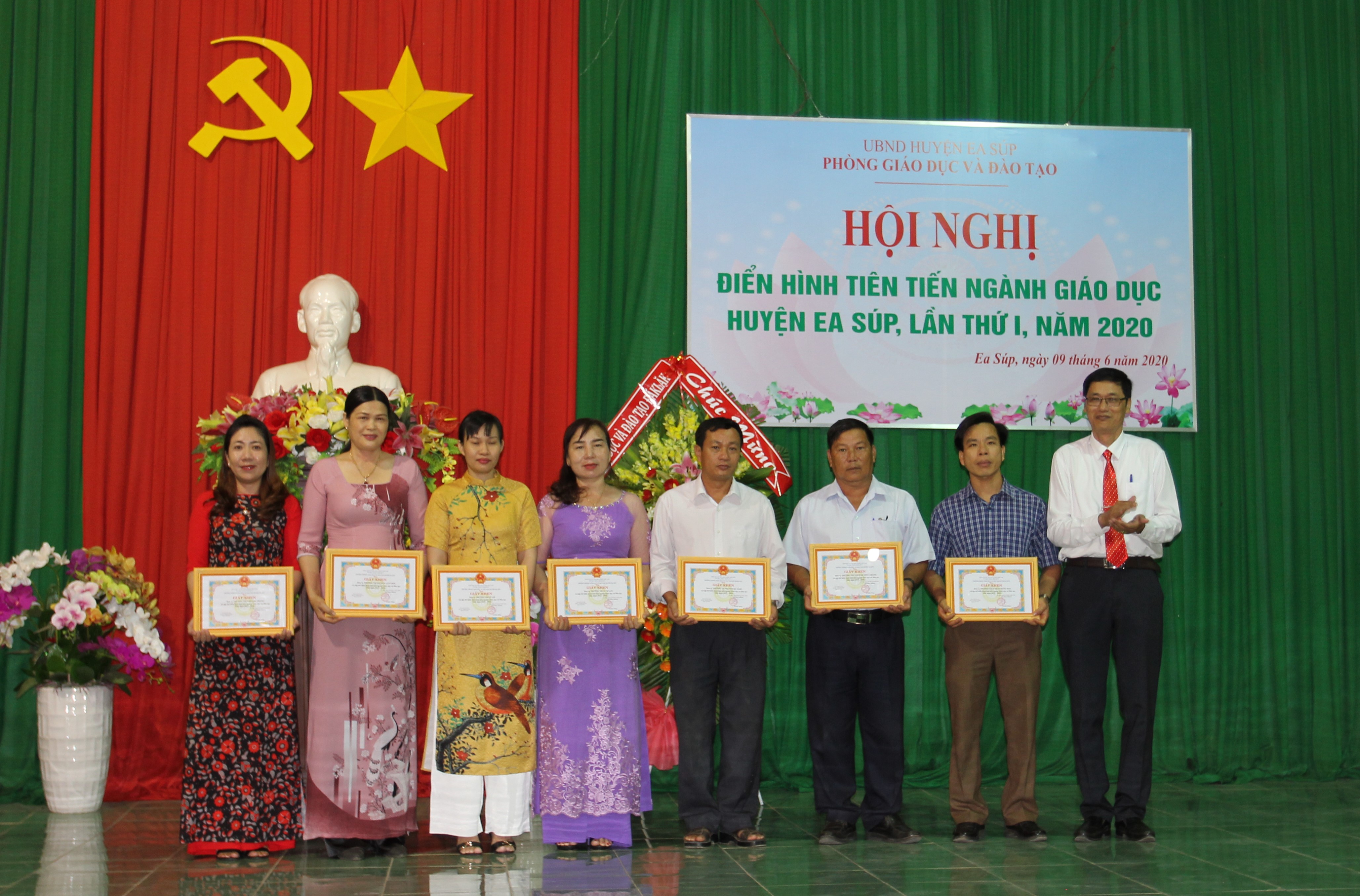 Ngành Giáo dục và Đào tạo huyện Ea Súp tuyên dương các điển hình tiên tiến