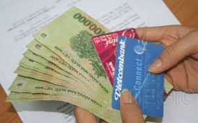 Chính thức giảm phí trong các lĩnh vực xác minh giấy tờ, trồng trọt, quản lý vũ khí…