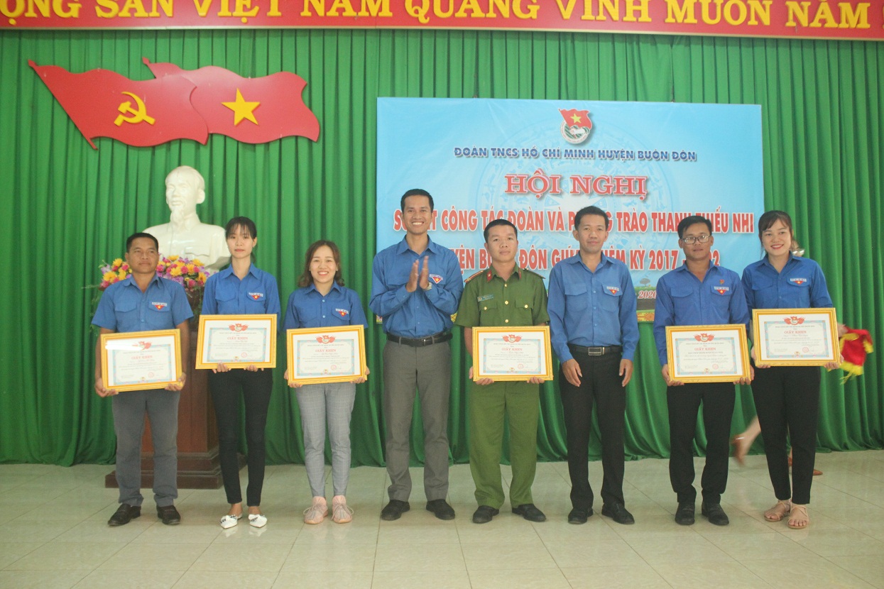 Huyện đoàn Buôn Đôn sơ kết giữa nhiệm kỳ 2017 - 2022