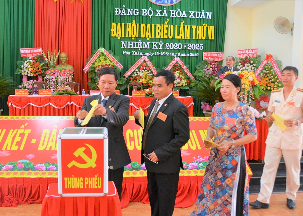 The 6th Congress of the Party Committee of Hoa Xuan commune, term 2020-2025
