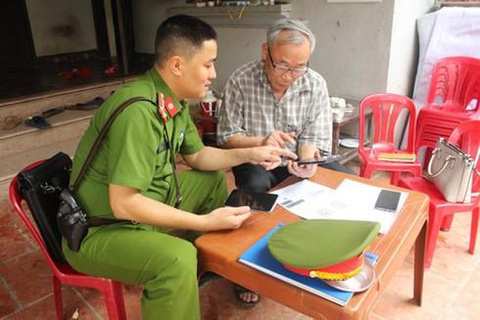 Trang bị 184 máy tính bảng triển khai mô hình “Kết nối mạng xã hội - Bình yên cho mỗi gia đình”