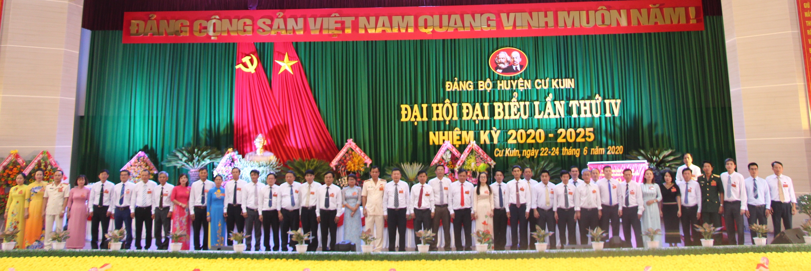 Khai mạc Đại hội đại biểu Đảng bộ huyện Cư Kuin lần thứ IV, nhiệm kỳ 2020-2025
