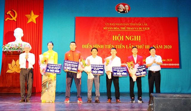 Sở Văn hóa, Thể thao và Du lịch tổ chức Hội nghị điển hình tiên tiến lần thứ III- năm 2020