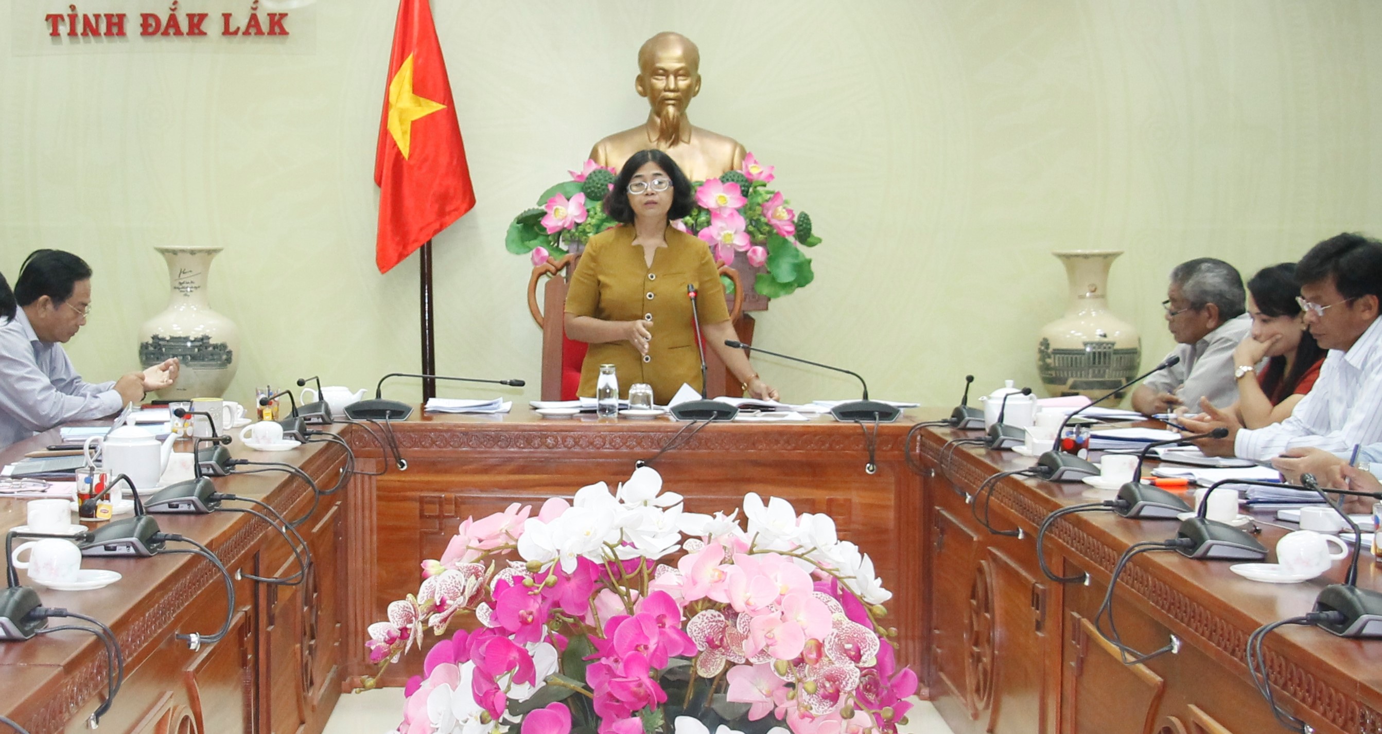 Tổ công tác số 4 của Tỉnh ủy làm việc với Thường trực Huyện ủy Lắk về công tác chuẩn bị Đại hội Đảng các cấp