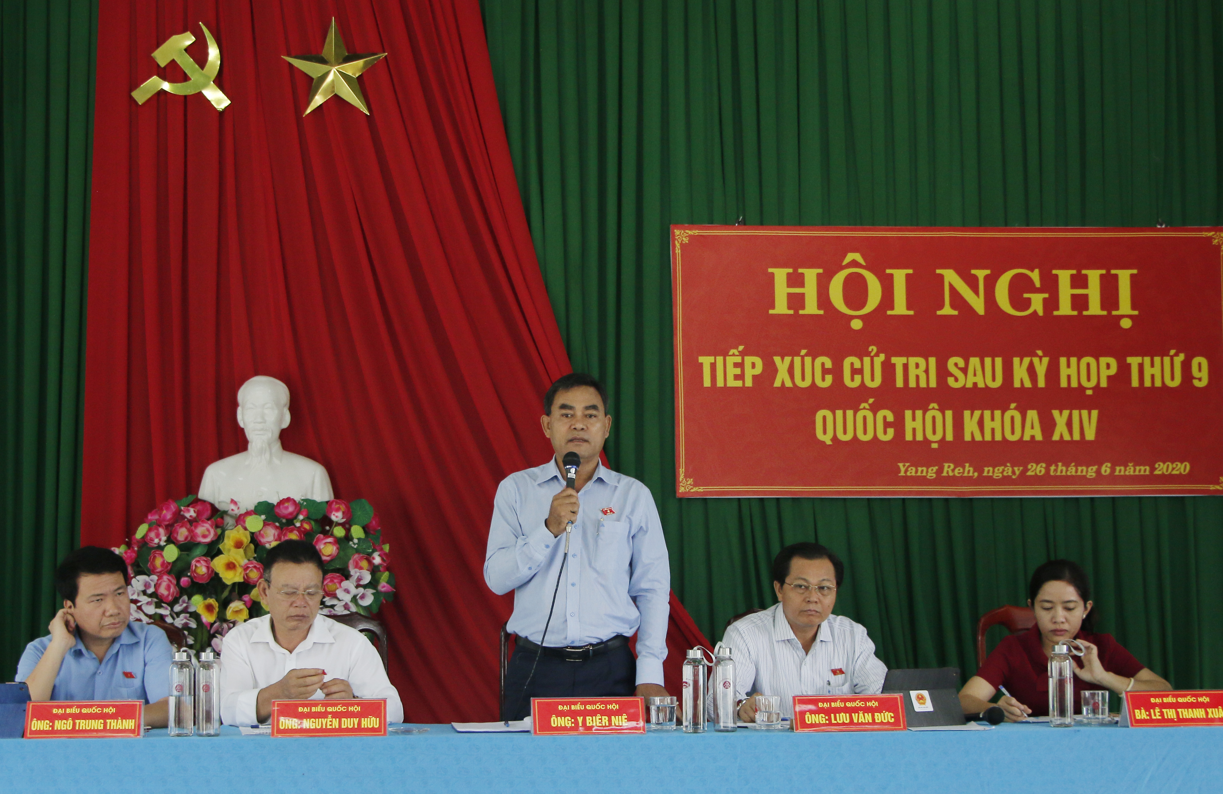 Cử tri huyện Krông Bông kiến nghị nhiều vấn đề nóng của địa phương