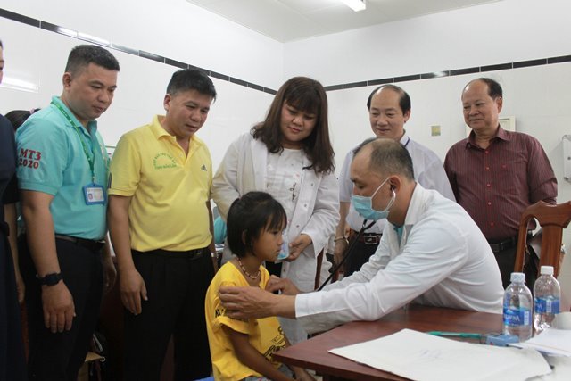 Nearly 1,300 children in Dak Lak screened for congenital heart diseases