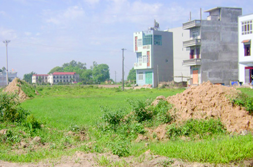 Cho phép UBND huyện Krông Bông chuyển mục đích sử dụng đất phi nông nghiệp không phải là đất ở sang đất ở tại thị trấn Krông Kmar, huyện Krông Bông để tổ chức đấu giá quyền sử dụng đất