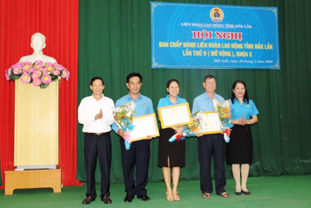 Hội nghị Ban Chấp hành Liên đoàn Lao động tỉnh mở rộng lần thứ 9, khóa X