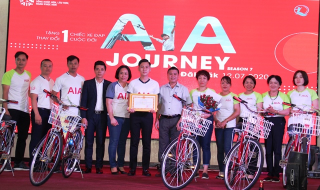 Trao 30 xe đạp cho học sinh có hoàn cảnh có khăn tại thành phố Buôn Ma Thuột