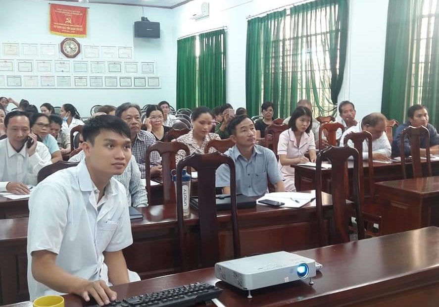 Huyện Lắk tổ chức tập huấn, điều trị bệnh sốt xuất huyết và bệnh bạch hầu