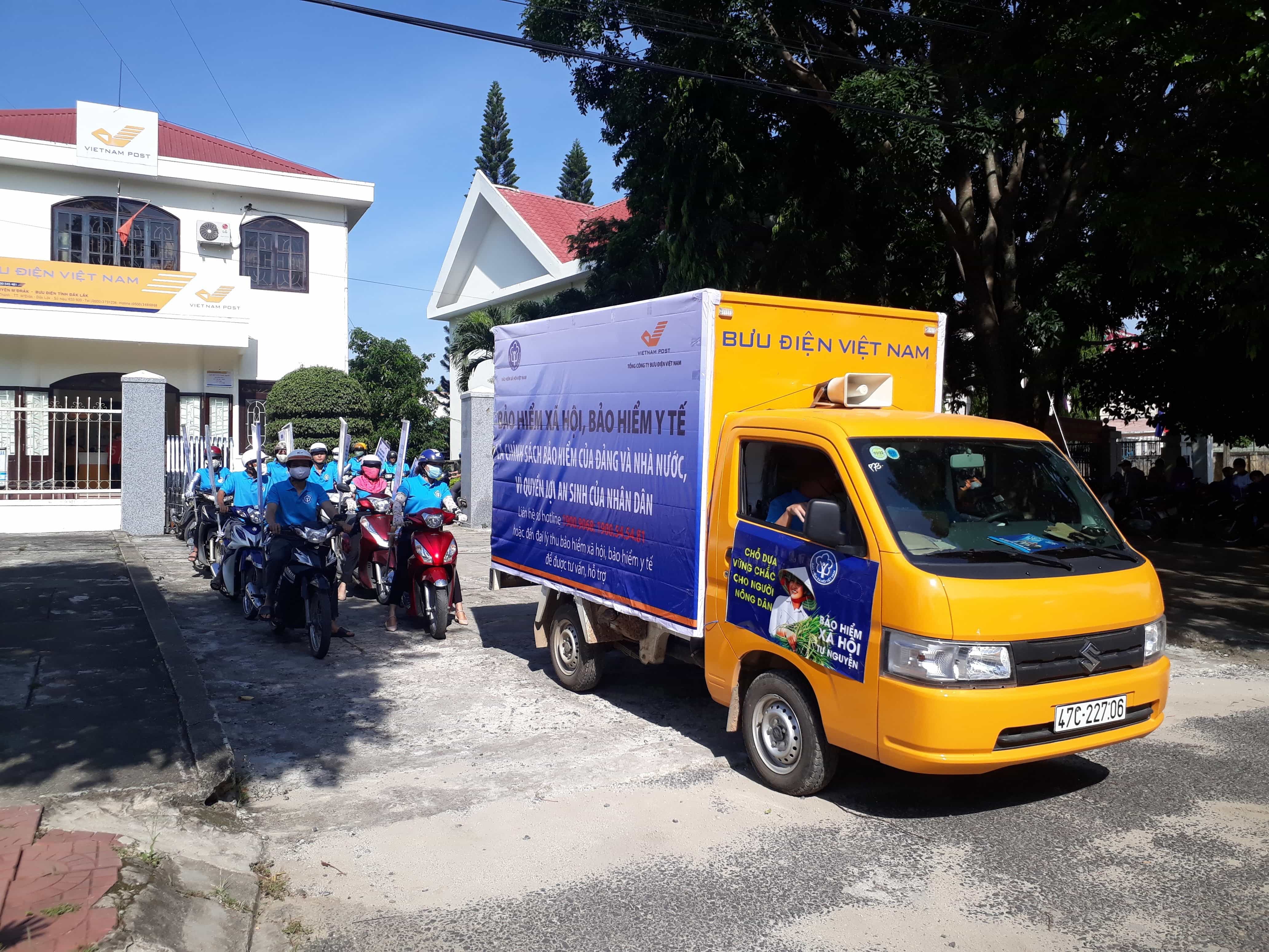 Huyện M’Đrắk ra quân hưởng ứng Ngày Bảo hiểm Y tế Việt Nam