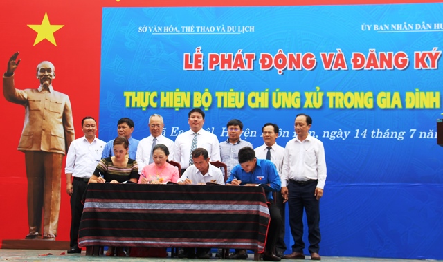 Phát động thực hiện Bộ tiêu chí ứng xử trong gia đình năm 2020 tại xã Ea Nuôl, huyện Buôn Đôn