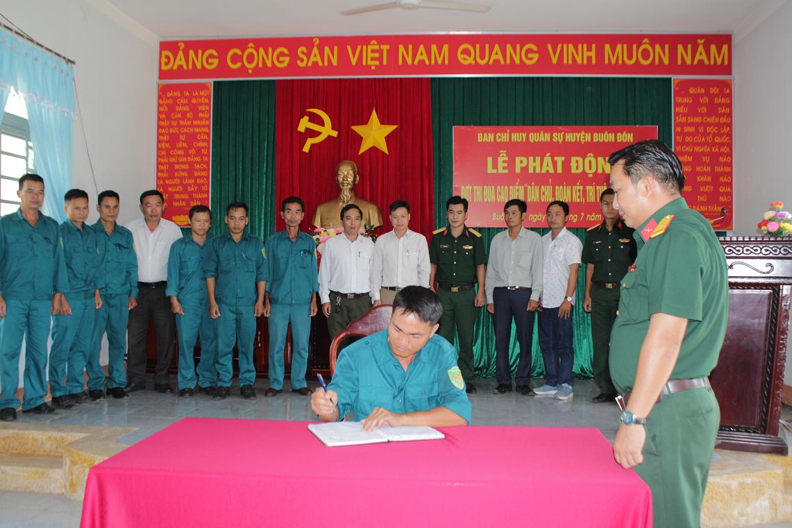 Phát động đợt thi đua cao điểm “Dân chủ, đoàn kết, trí tuệ, quyết thắng”