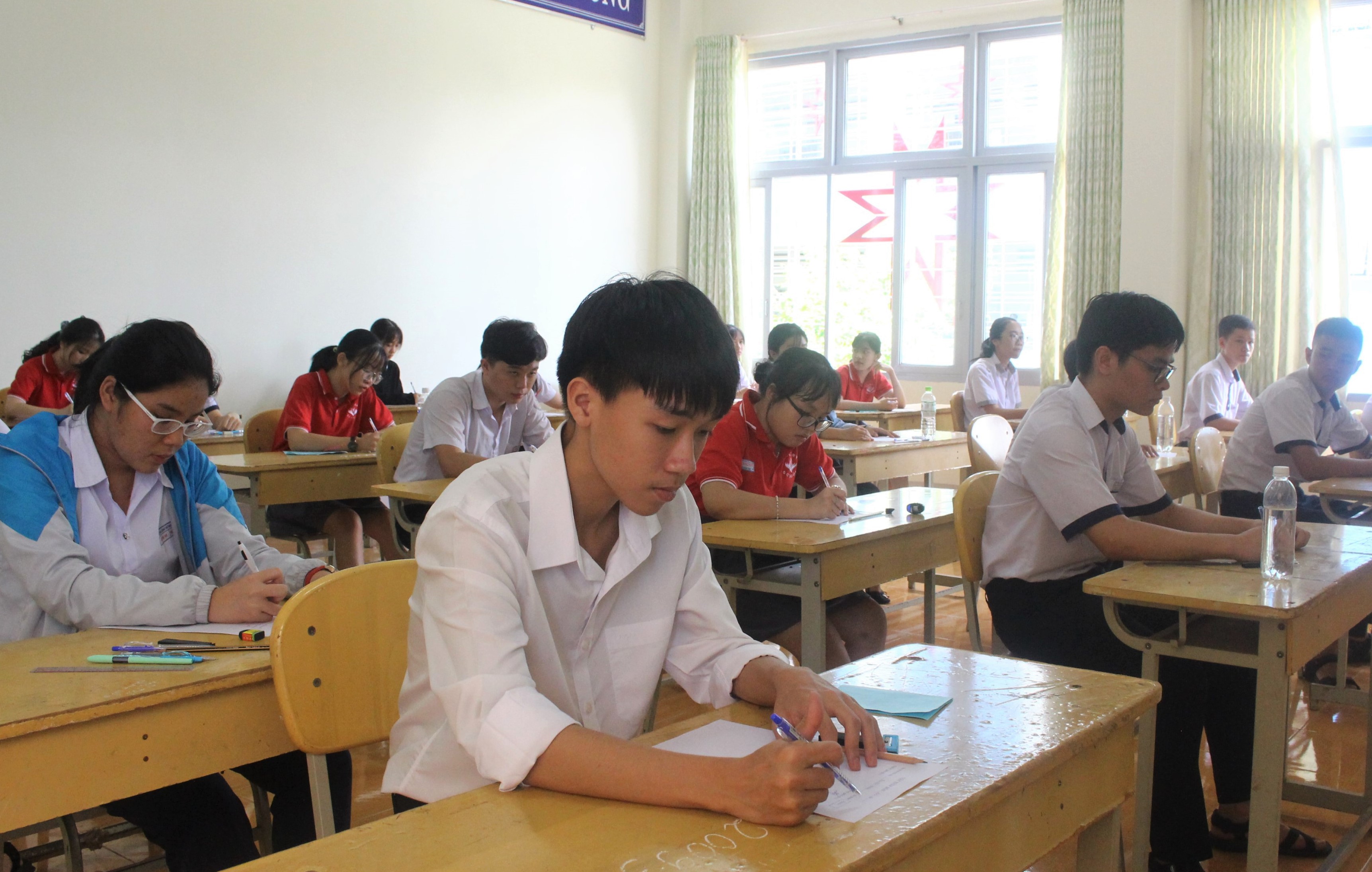 Gần 2.000 thí sinh thi tuyển vào lớp 10 năm học 2020-2021