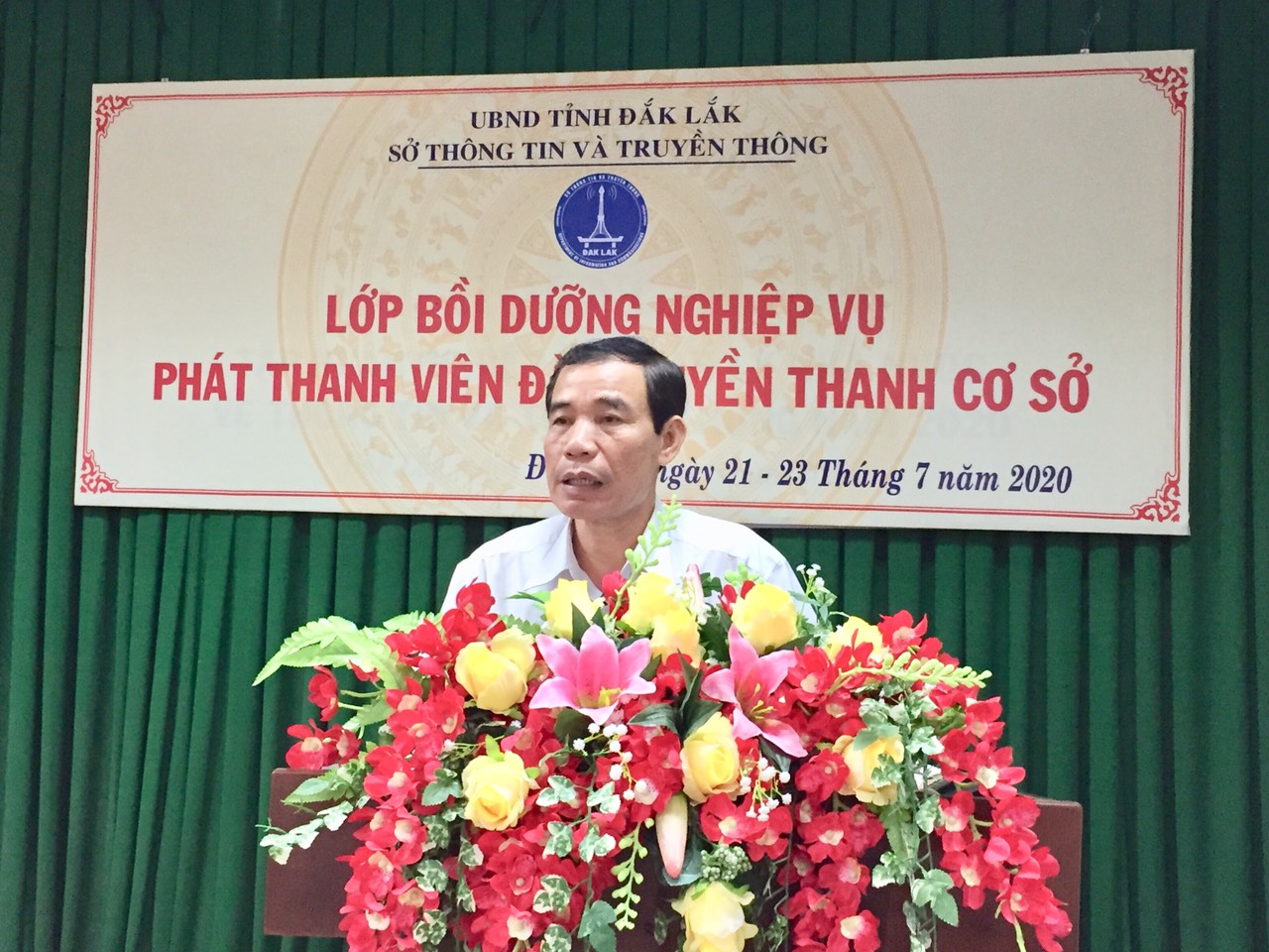 Bồi dưỡng nghiệp vụ phát thanh viên