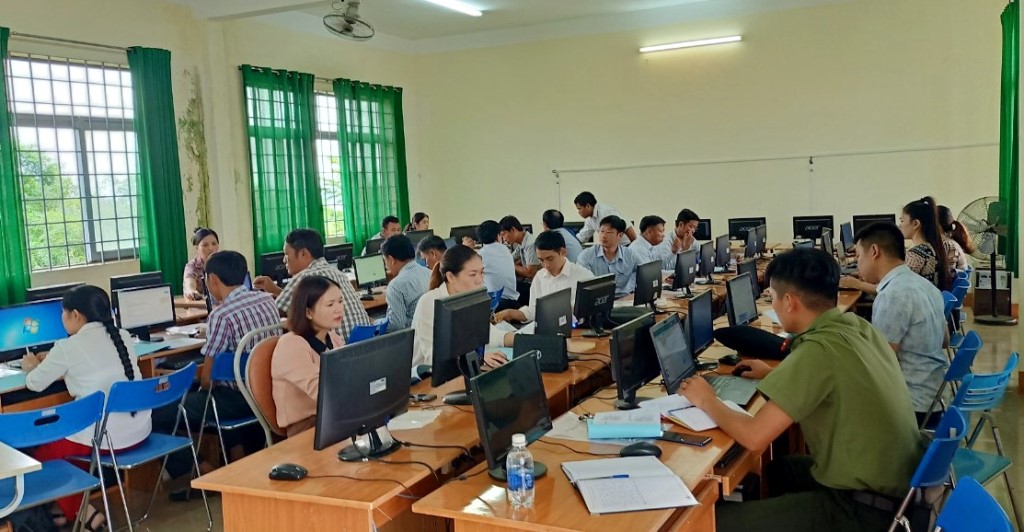 Tập huấn ứng dụng công nghệ thông tin cho cán bộ, công chức, viên chức tại huyện Ea Súp
