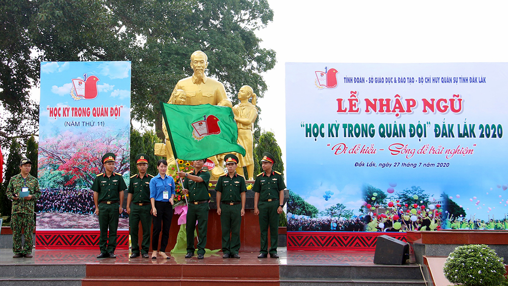 Lễ nhập ngũ chương trình “Học kỳ trong quân đội” năm 2020