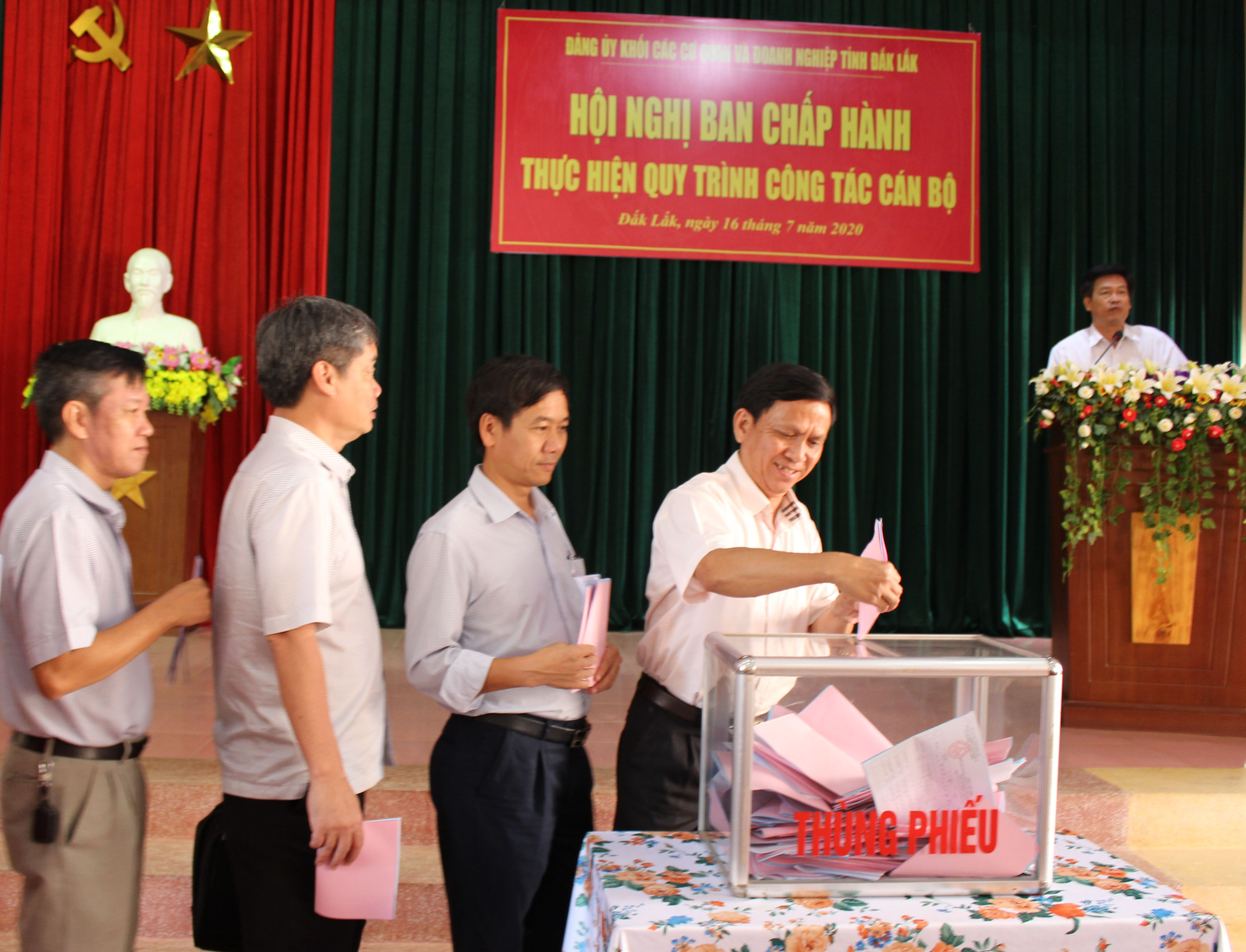 Party Committee of provincial Agencies and Enterprises’ Bloc deploys the process of personnel work