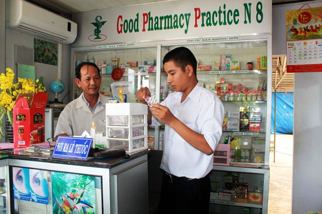 Nhà thuốc phải phối hợp phát hiện các trường hợp nghi nhiễm Covid-19