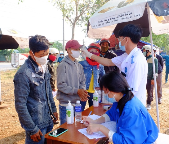 Gần 200 giảng viên, sinh viên ngành y tình nguyện tham gia chống dịch Covid-19