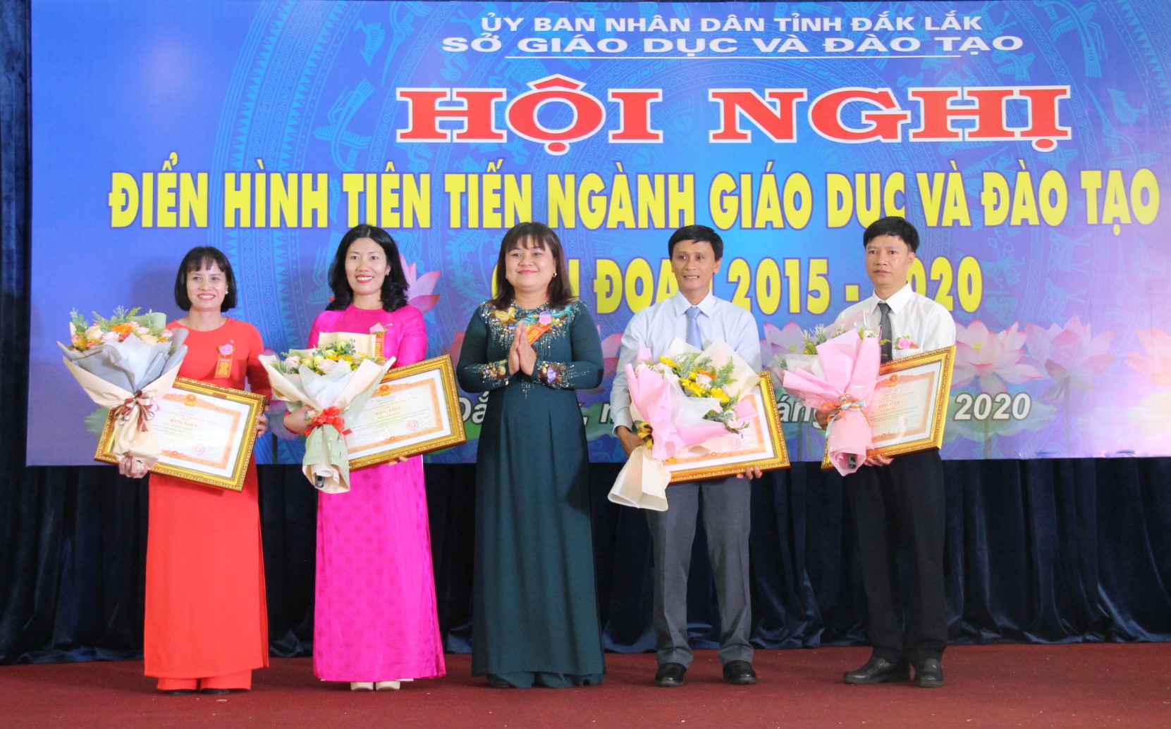 Honoring typical examples of Dak Lak Education and Training sector in the 2015-2020 period