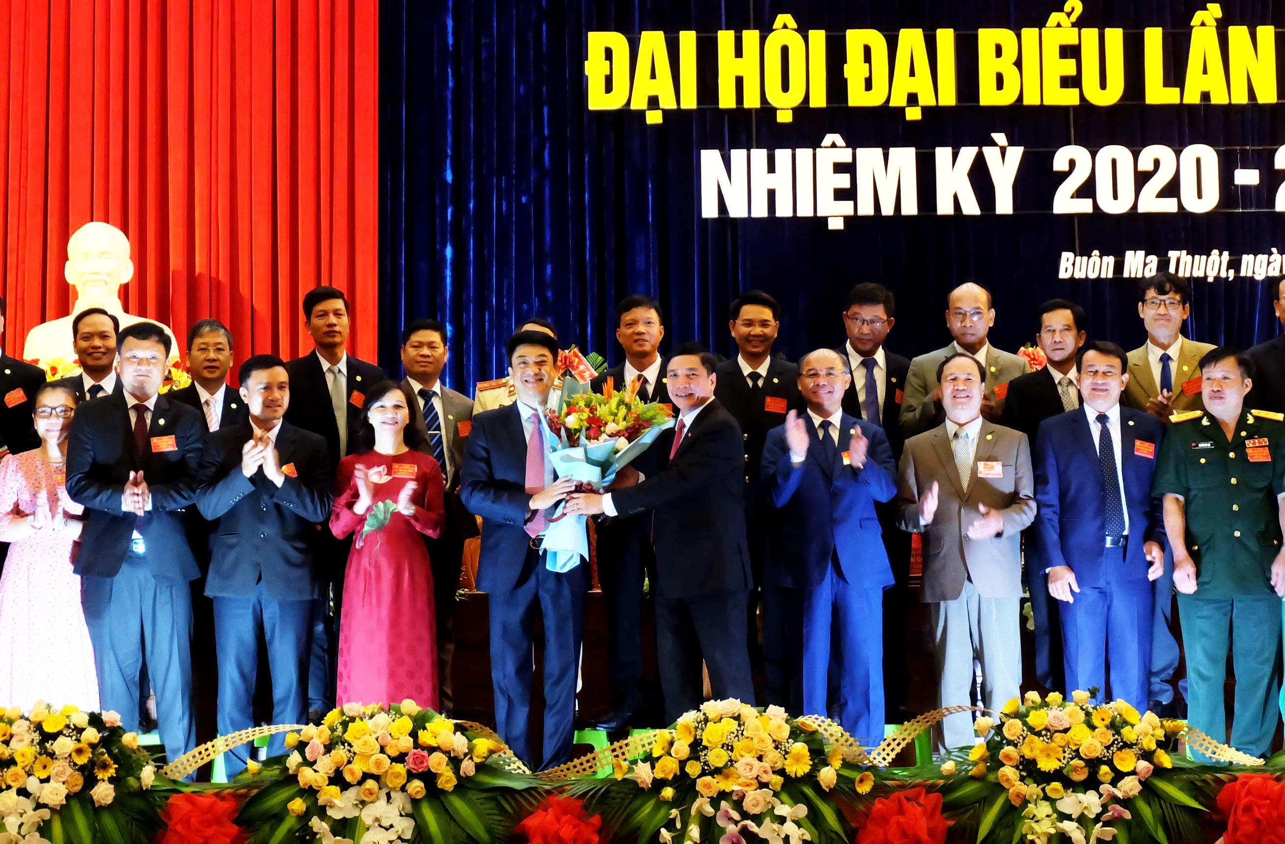 Đồng chí Từ Thái Giang tiếp tục được tín nhiệm bầu giữ chức Bí thư Thành ủy Buôn Ma Thuột nhiệm kỳ 2020 - 2025