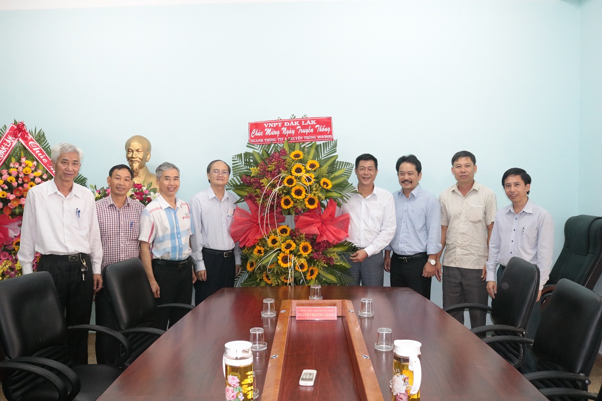 Các đơn vị viễn thông chúc mừng Sở Thông tin và Truyền thông nhân Ngày truyền thống ngành Thông tin và Truyền thông Việt Nam (28/8)
