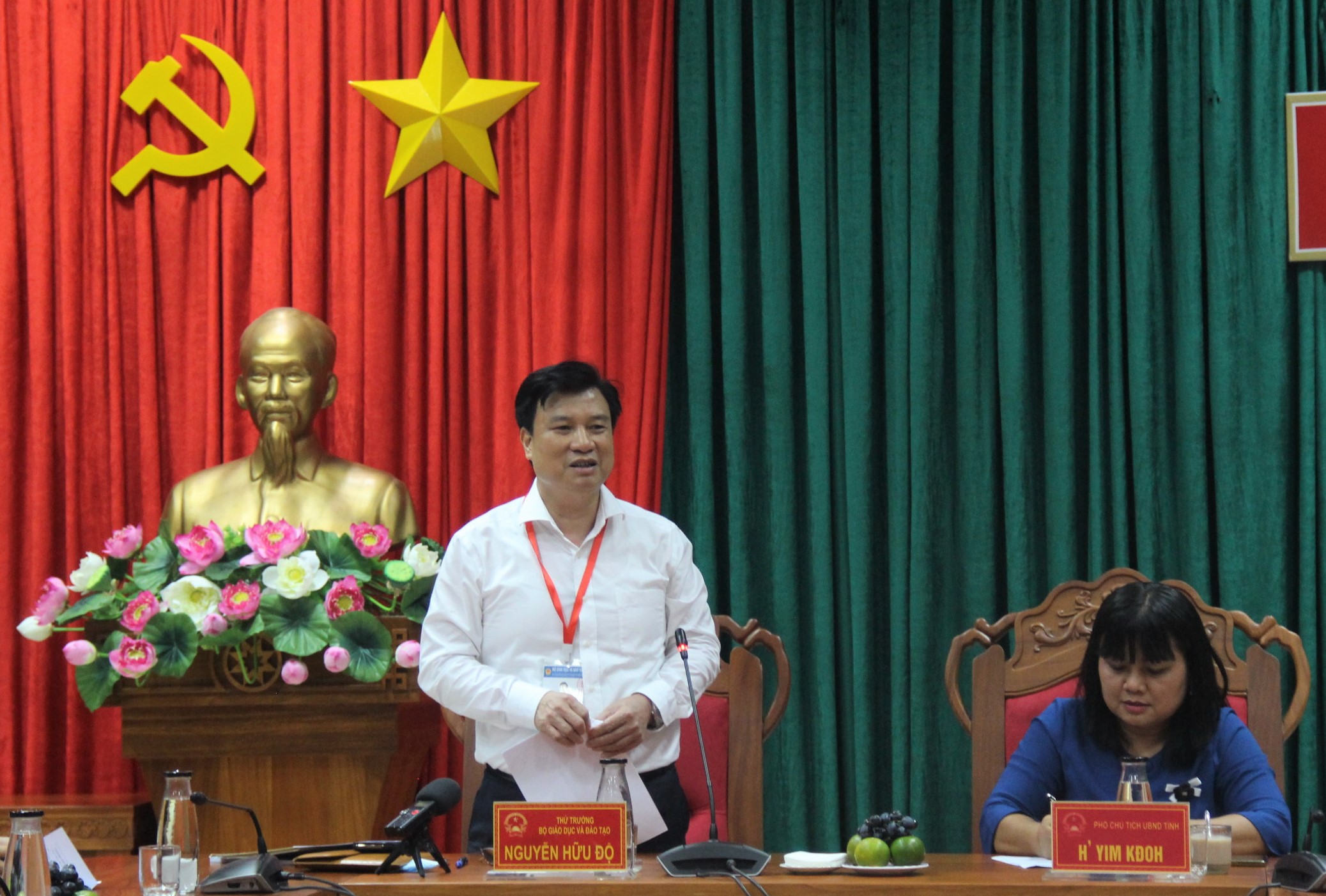 Thứ trưởng Bộ Giáo dục và Đào tạo làm việc với Ban Chỉ đạo thi tốt nghiệp THPT năm 2020 tỉnh Đắk Lắk