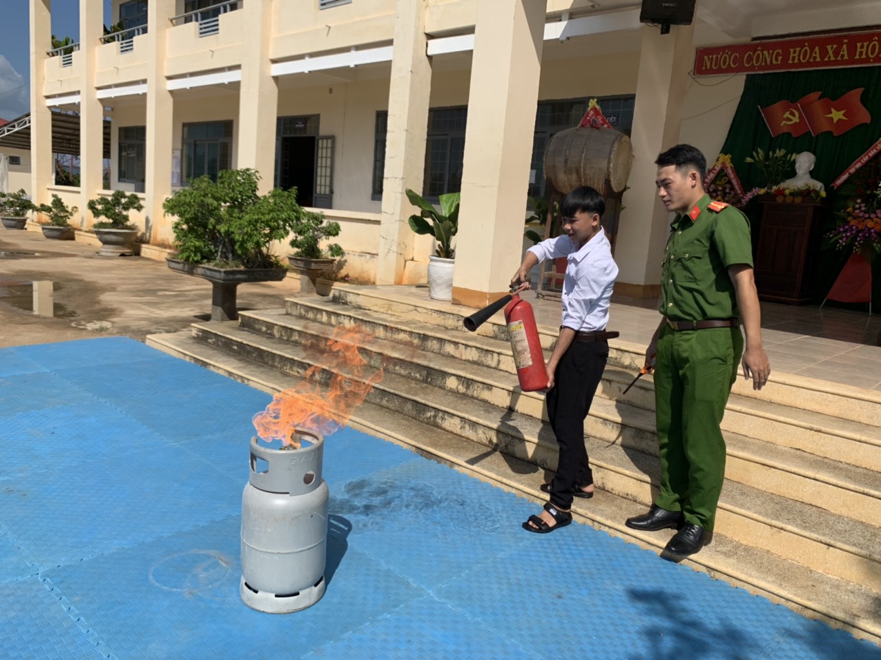 Tuyên truyền phòng cháy chữa cháy cho trên 1.400 giáo viên, học sinh ở Ea Súp