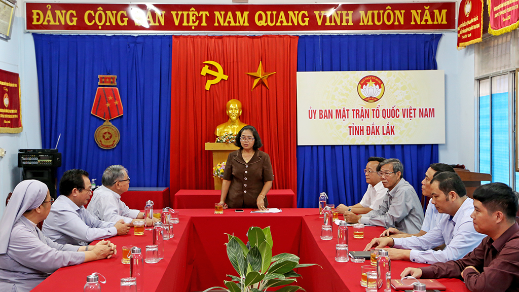 Gặp mặt Đoàn đại biểu dự Hội nghị thi đua toàn quốc 