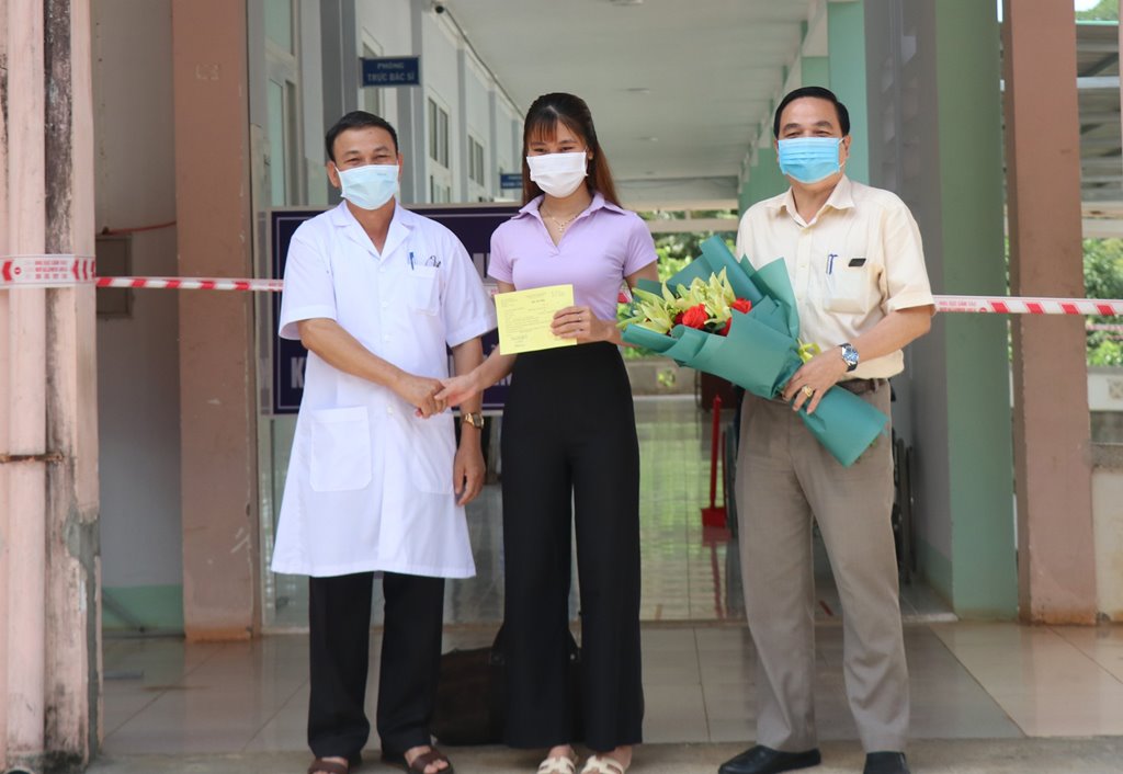 Bệnh nhân Covid-19 số 448 được điều trị khỏi và xuất viện