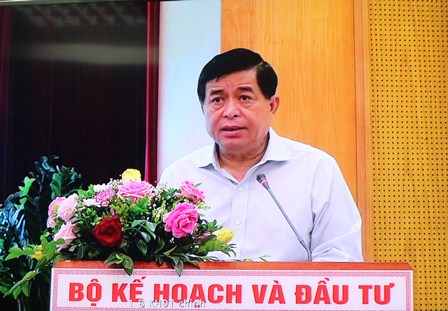 Make plans on socio-economic development and public investment in 2021 and for 2021-2025 in Central Coast and Central Highlands