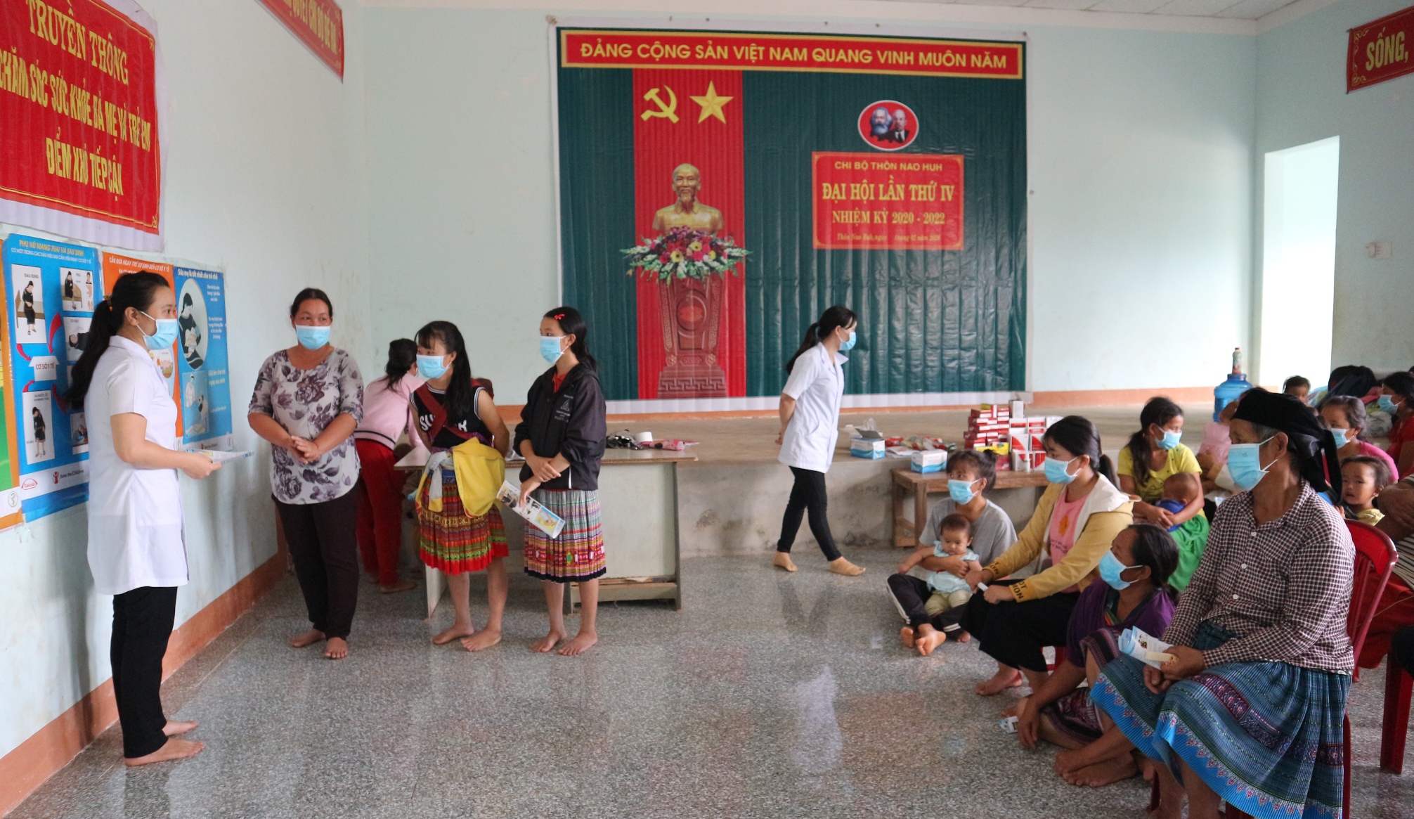 Truyền thông chăm sóc sức khỏe bà mẹ và trẻ sơ sinh tại hai huyện Lắk và Krông Bông