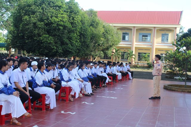 Chương trình “An toàn giao thông cho nụ cười ngày mai”