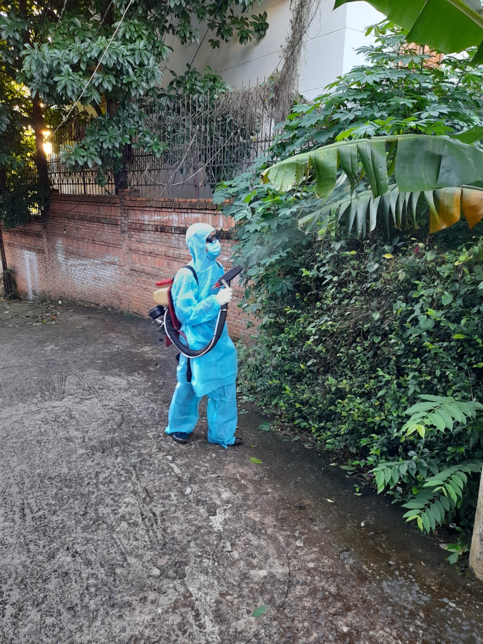 Phun hóa chất chủ động phòng chống sốt xuất huyết