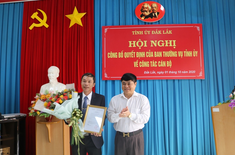 Công bố Quyết định bổ nhiệm Tổng Biên tập Báo Đắk Lắk