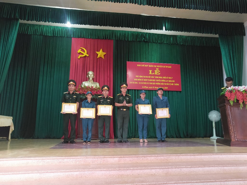 Phát động thi đua “Xứng danh chiến sĩ khu 5” và tổng kết, trao giải cuộc thi bảo vệ môi trường