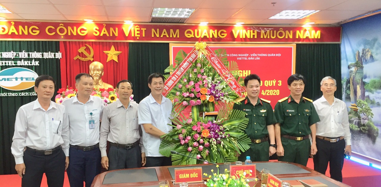 Sở Thông tin và Truyền thông chúc mừng Viettel Đắk Lắk nhân kỷ niệm 16 năm Ngày truyền thống