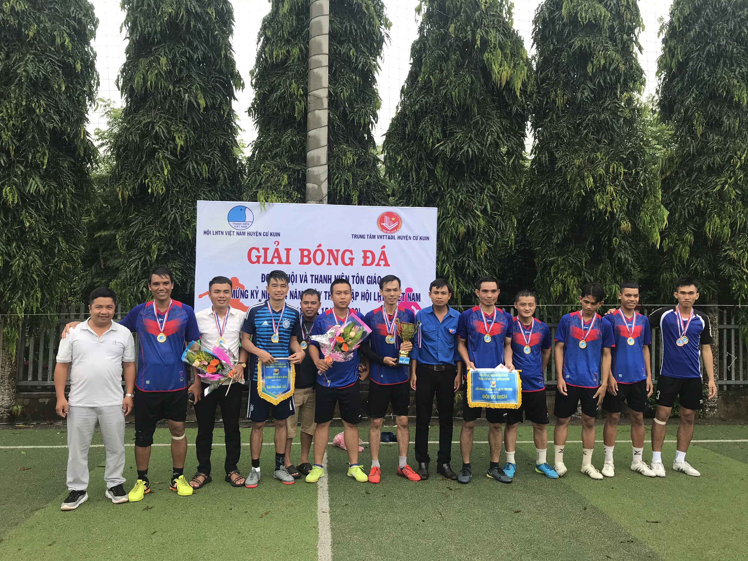 Giải bóng đá Đoàn - Hội và Thanh niên tôn giáo huyện Cư Kuin năm 2020