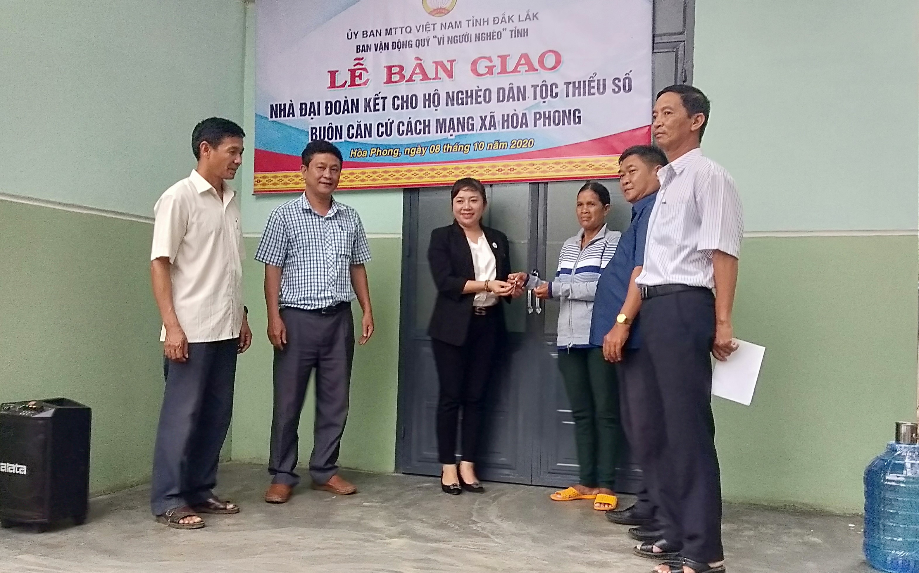 Bàn giao 2 ngôi nhà Đại đoàn kết ở huyện Krông Bông