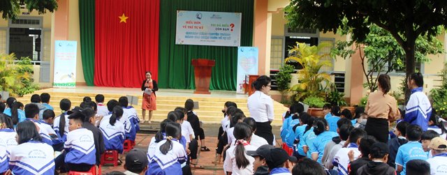 Truyền thông về hội chứng trẻ tự kỷ tại Trường Trung học cơ sở Hàm Nghi