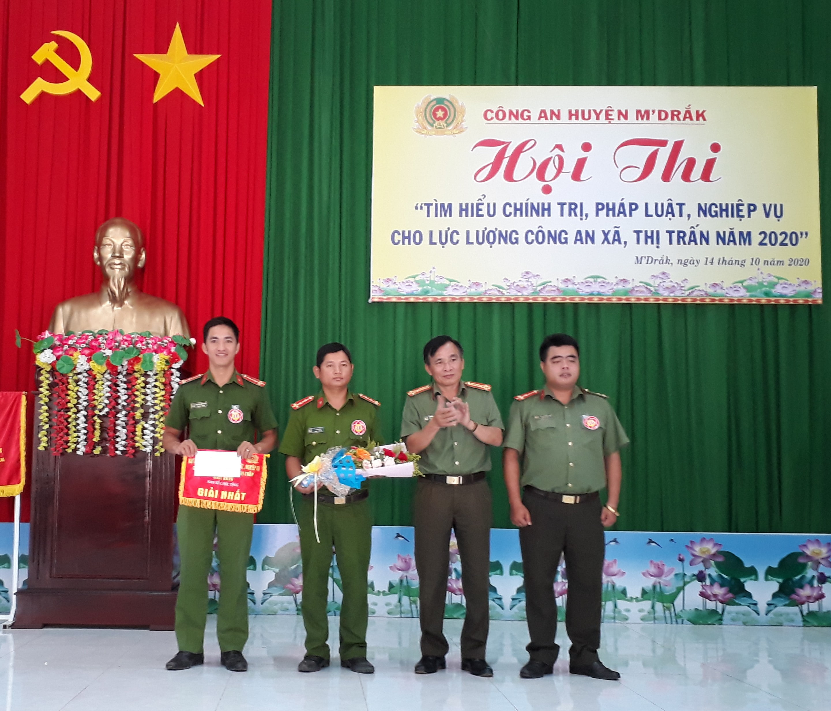 Hội thi tìm hiểu chính trị, pháp luật, nghiệp vụ cho lực lượng Công an xã, thị trấn năm 2020
