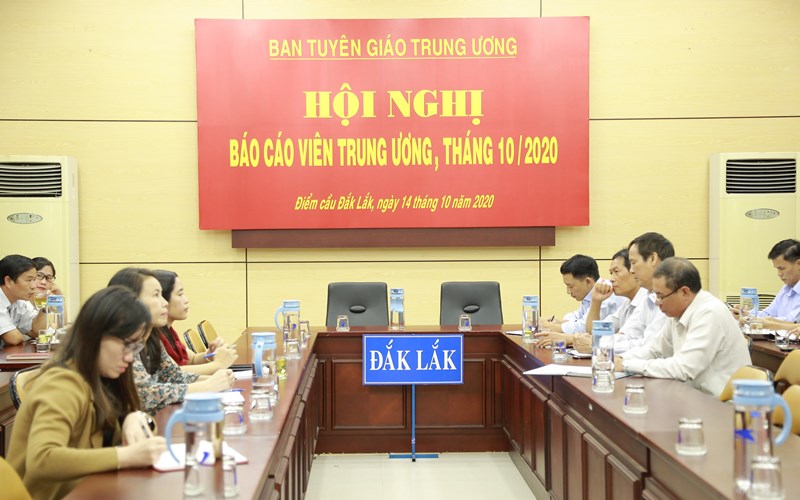 Hội nghị trực tuyến báo cáo viên Trung ương tháng 10