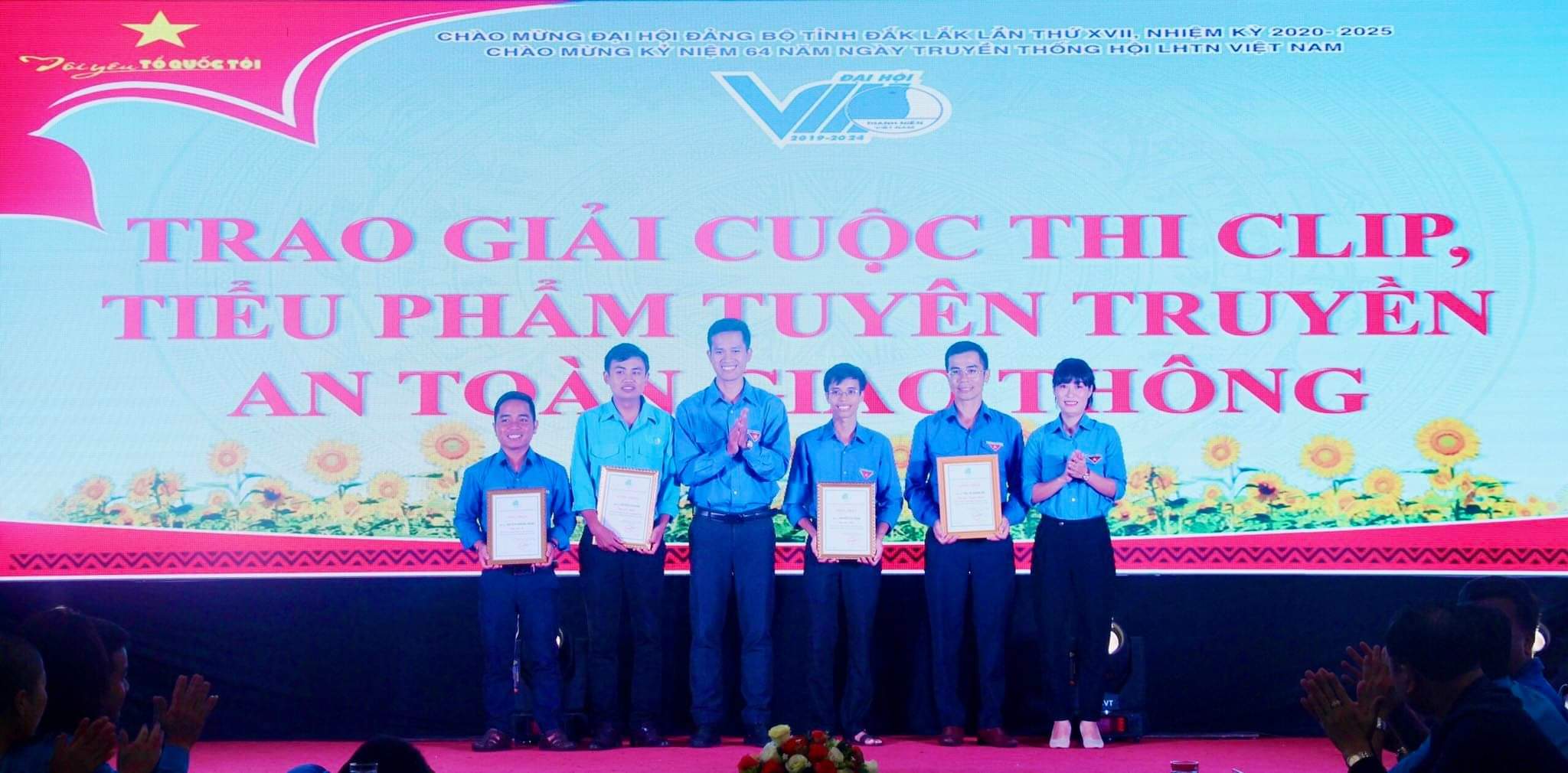 Ngày hội Tôi yêu Tổ quốc tôi và tuyên dương thanh niên năm 2020.