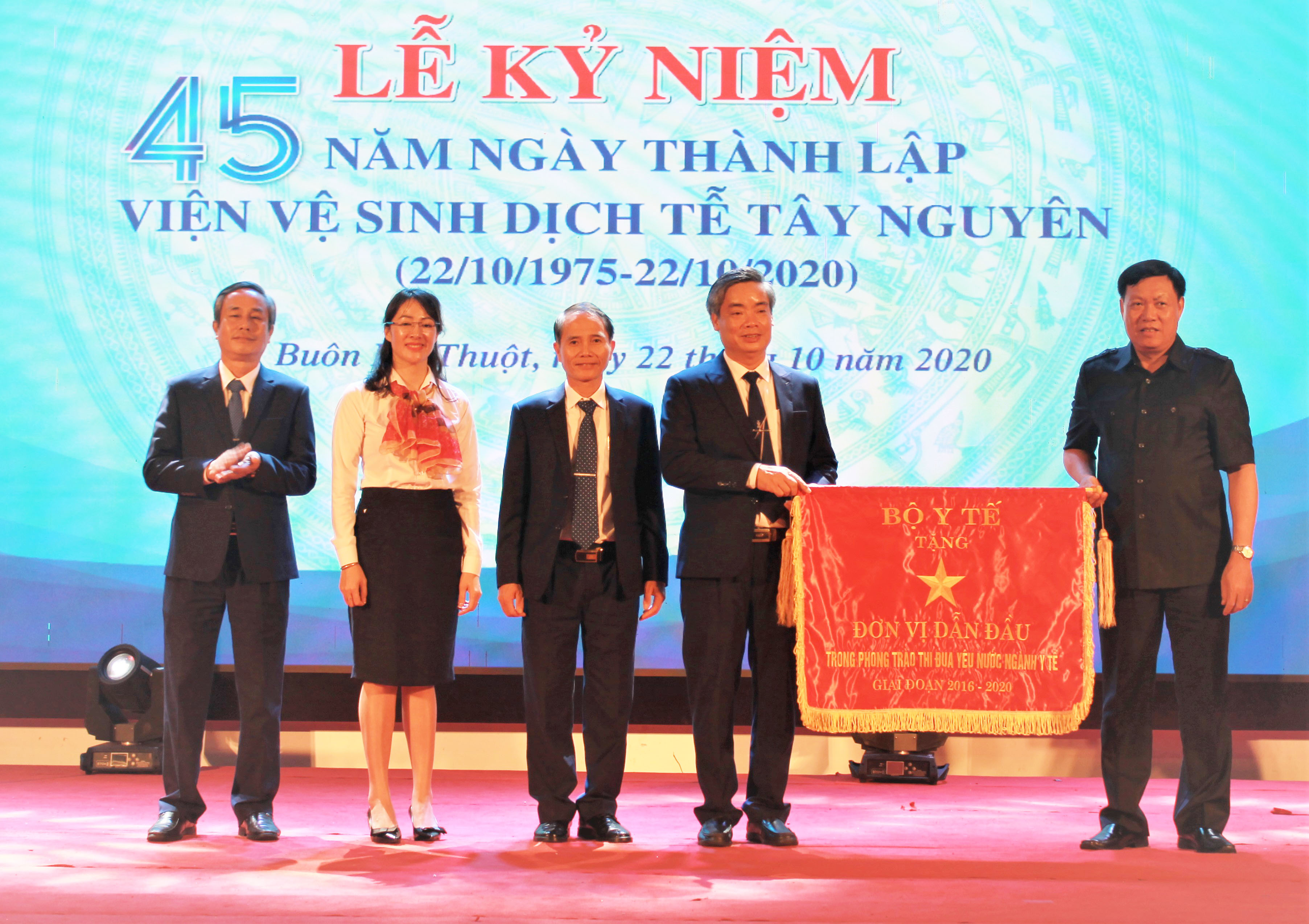 Viện Vệ sinh dịch tễ Tây Nguyên kỷ niệm 45 năm thành lập