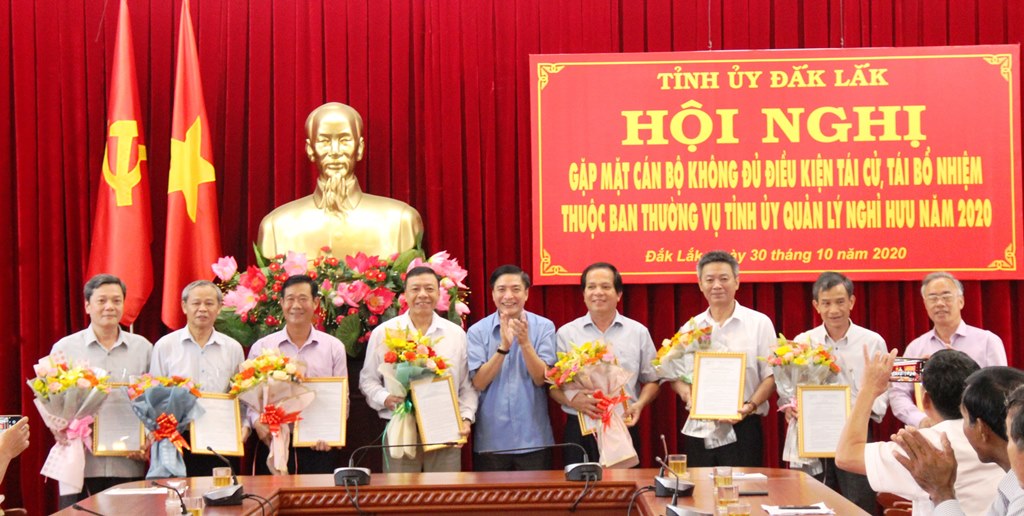 Đắk Lắk gặp mặt 30 cán bộ không đủ tuổi tái cử, tái bổ nhiệm