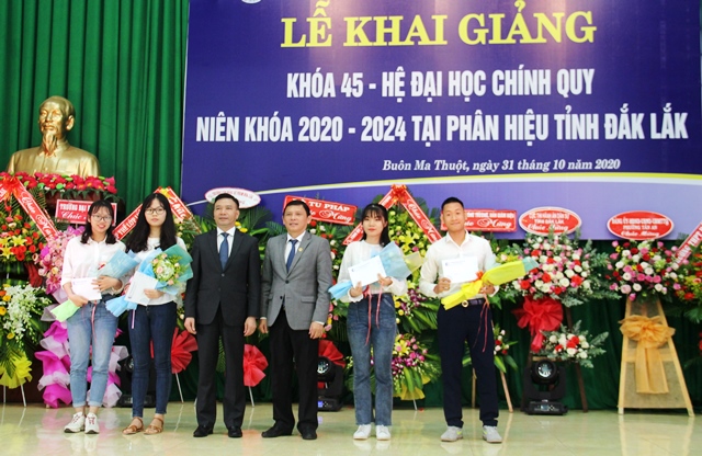 Trường Đại học Luật Hà Nội – Phân hiệu tại Đắk Lắk khai giảng Khóa 45 hệ đại học chính quy, niên khóa 2020 - 2024