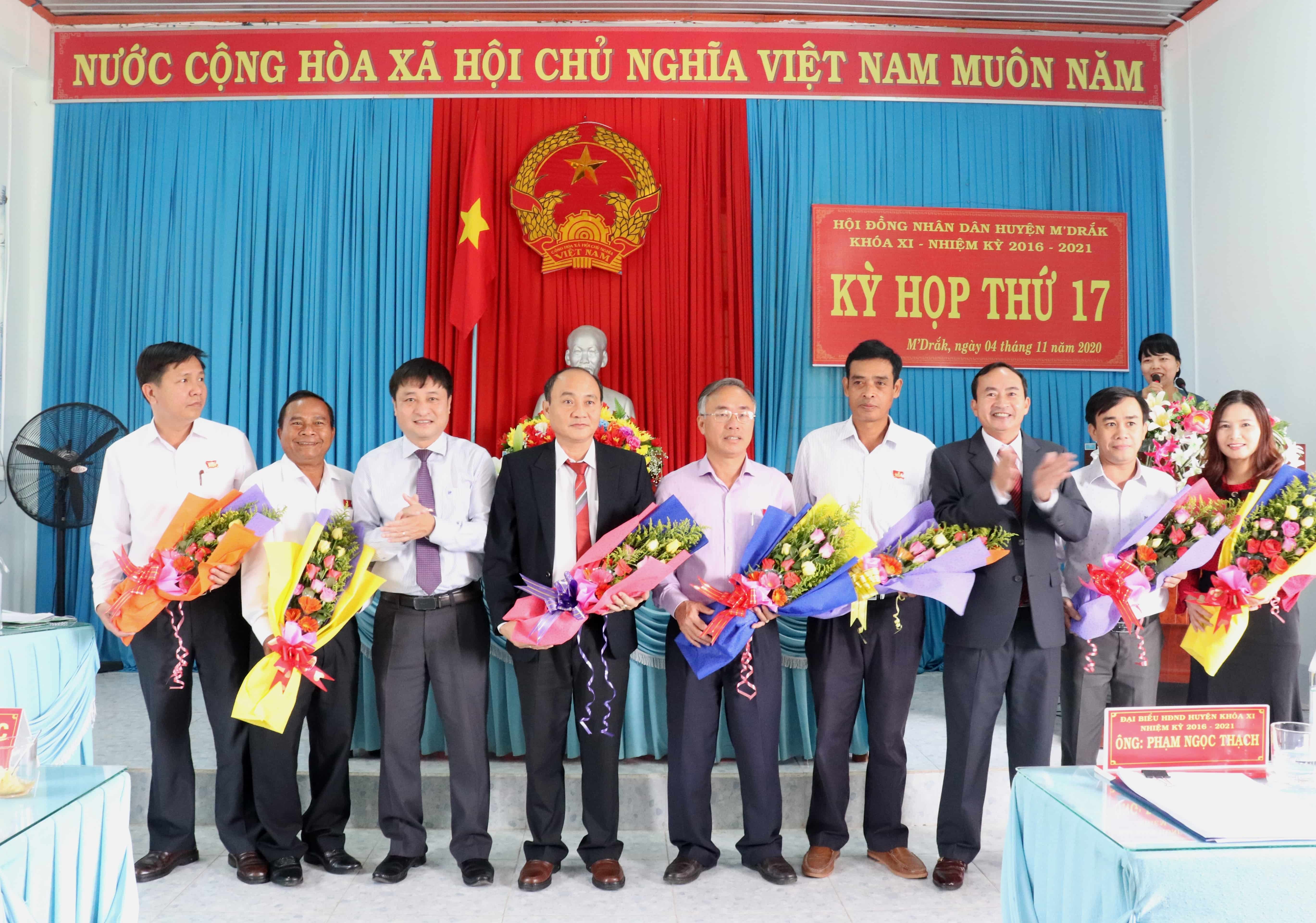 Huyện M’Drăk: Bầu bổ sung các chức danh Chủ tịch UBND, Phó chủ tịch HĐND&UBND huyện nhiệm kỳ 2016-2021