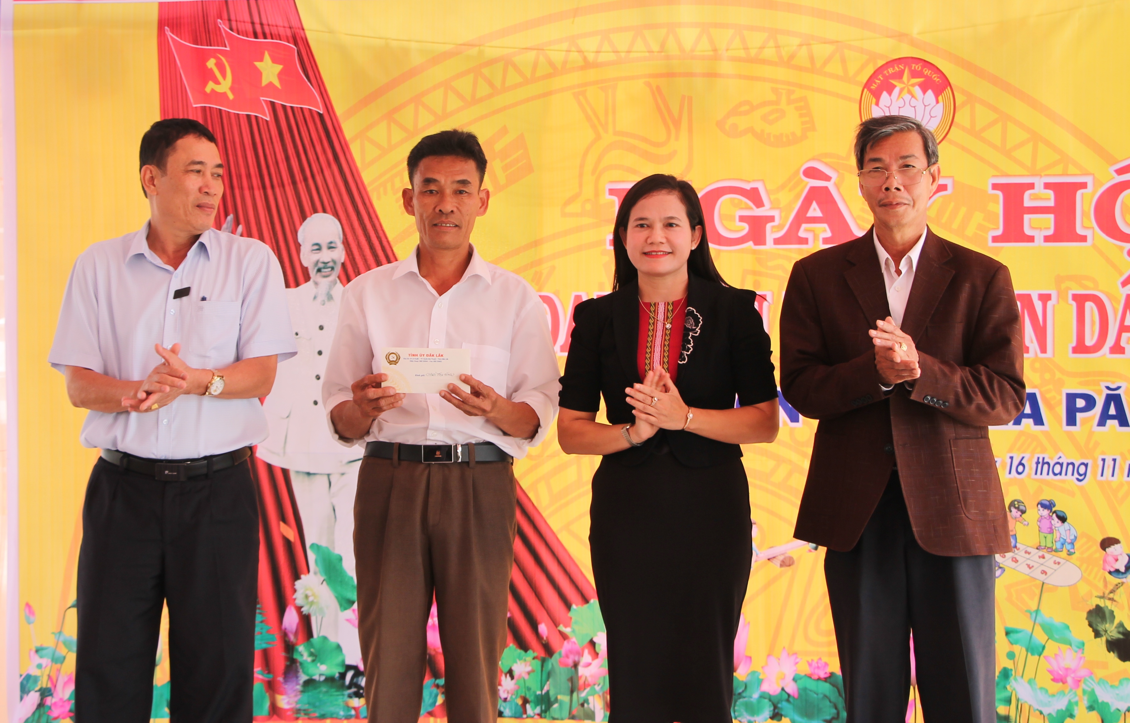 Ngày hội Đại đoàn kết toàn dân tộc thôn 9, xã Ea Păl