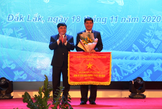 Đắk Lắk kỷ niệm 38 năm Ngày Nhà giáo Việt Nam (20/11/1982-20/11/2020)